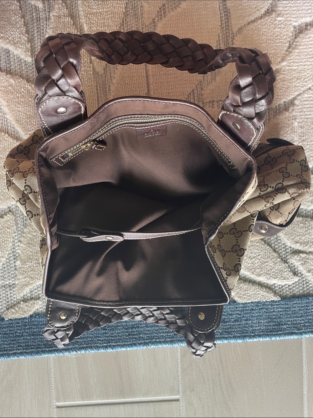 Gucci Brown GG Canvas Shoulder Bag with Braided Dark Brown Handles. Authentic. - Picture 9 of 11